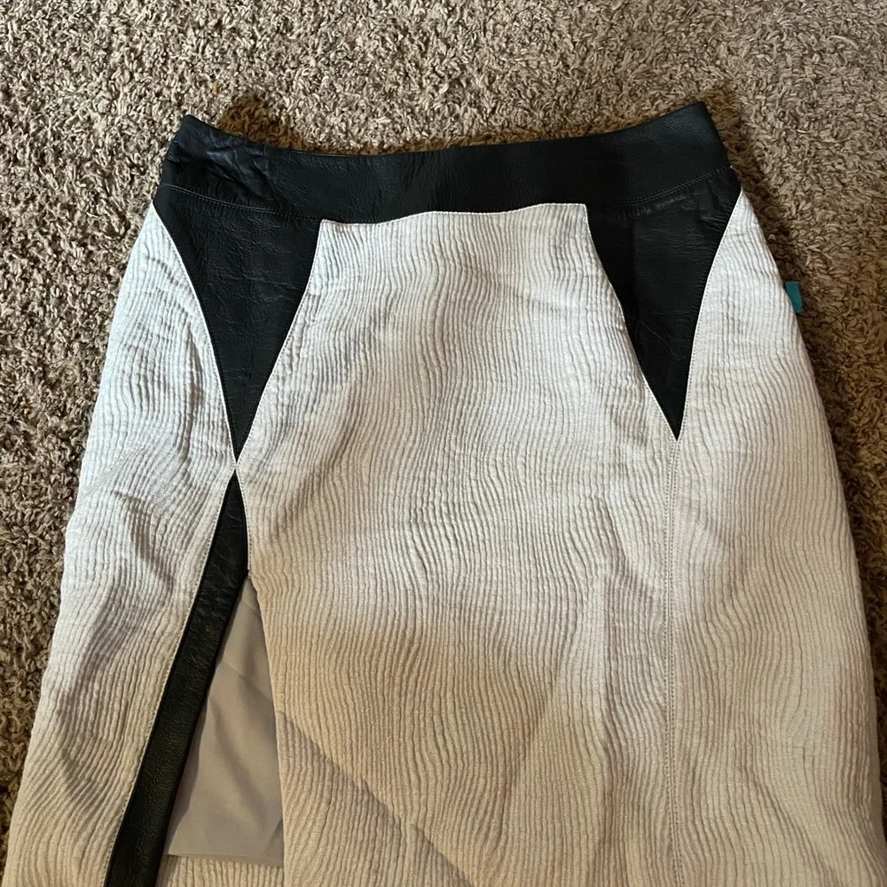 Helmut Lang Cream and Black Asymmetrical Mini Skirt - Picture 6 of 9